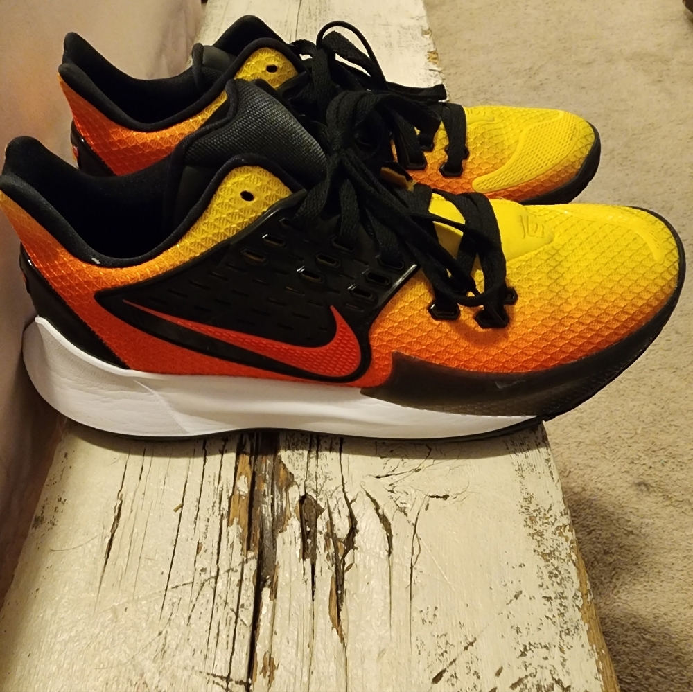Men's Nike Kyrie Low 2 Sunset Shoes